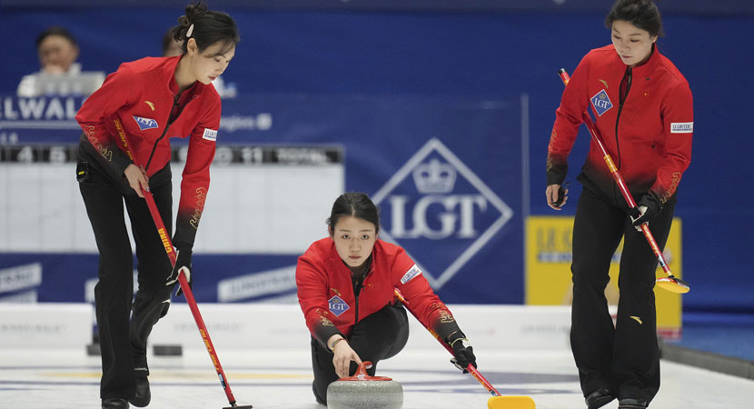 尼提出了球 尼提出了球